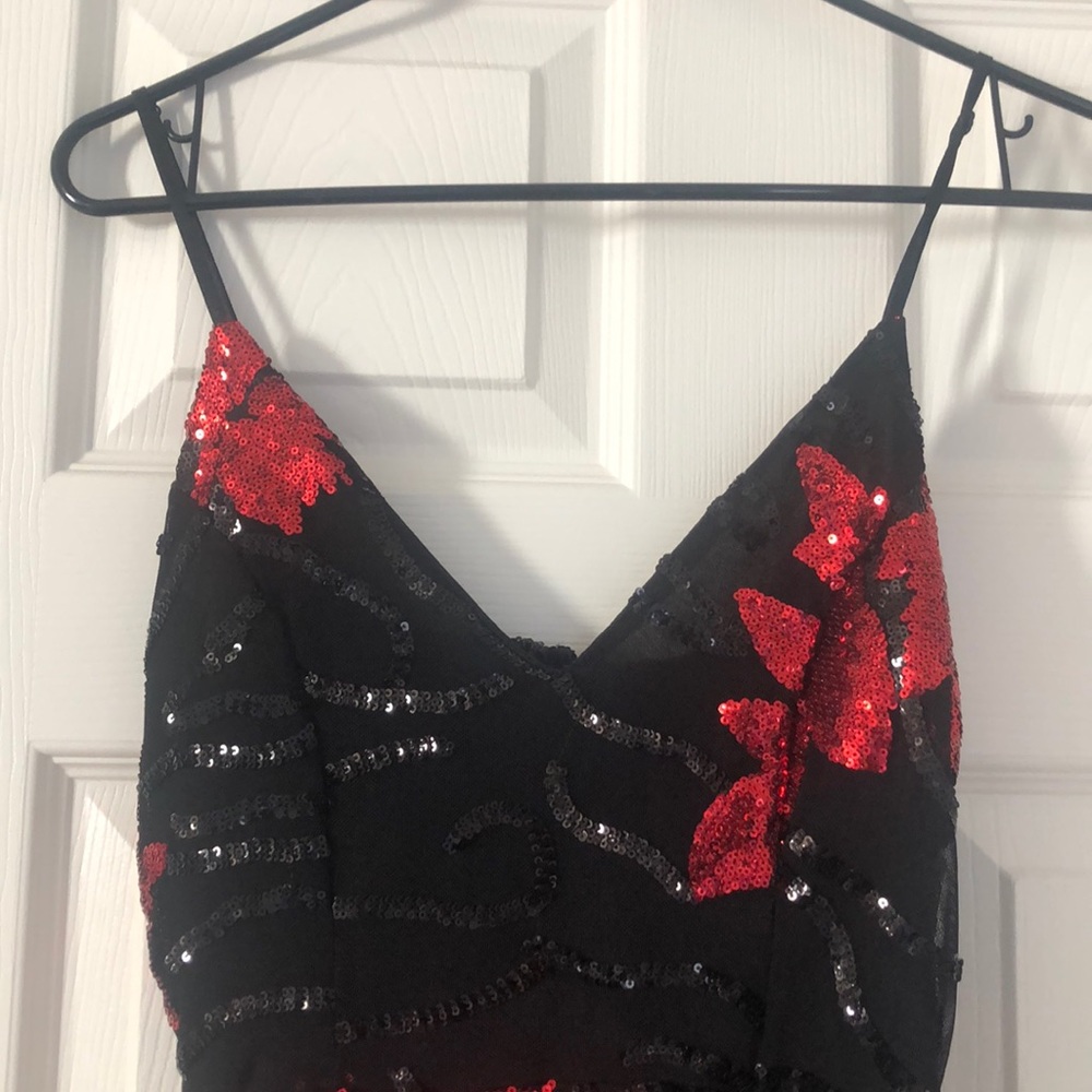 Sequence Red and Black Dress - Picture 3 of 7